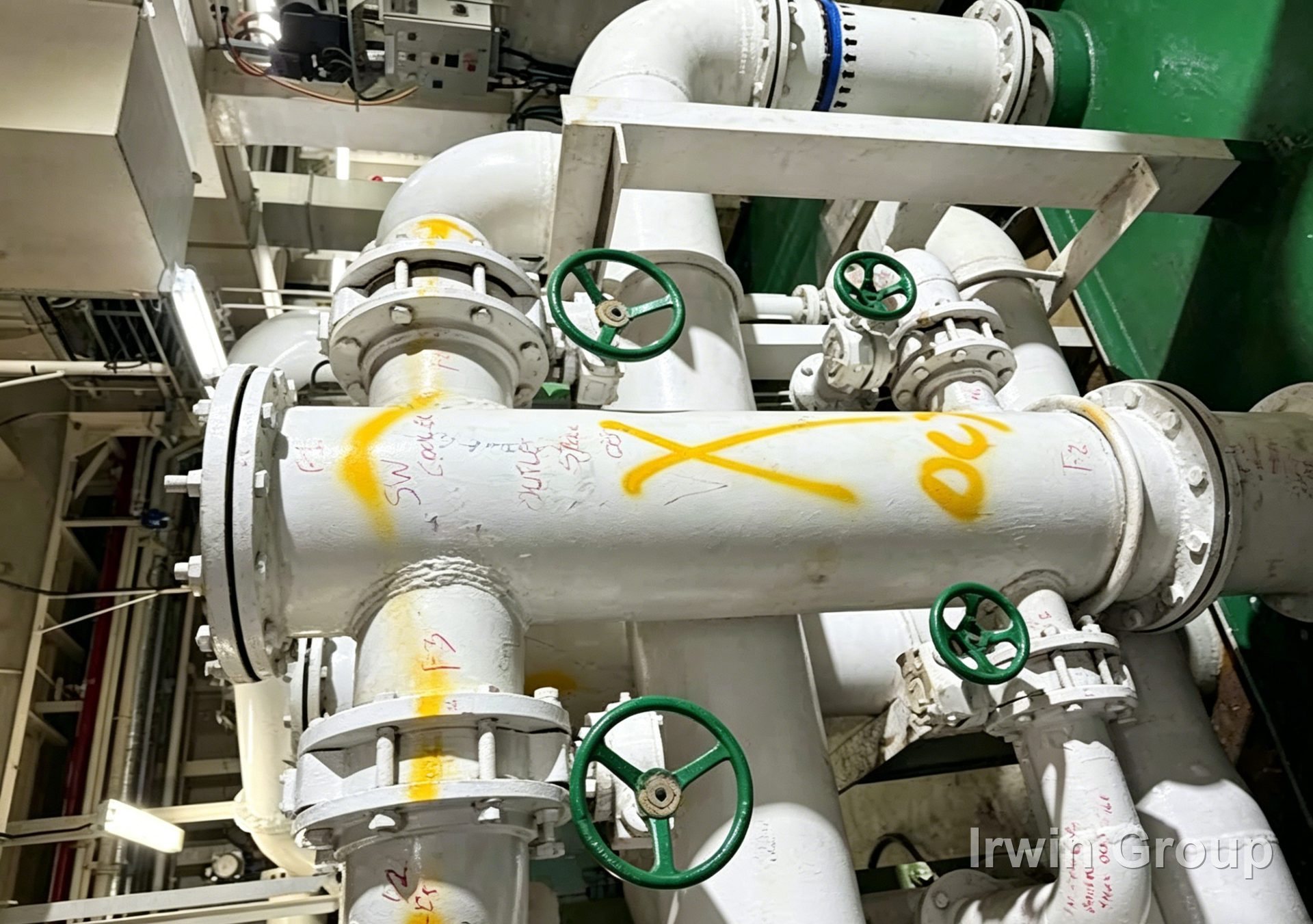 Irwin检验员使用Automet数字测量系统对管路进行三维扫描